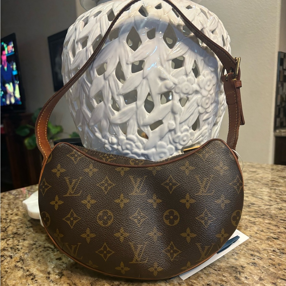 LOUIS VUITTON CROISSANT PM